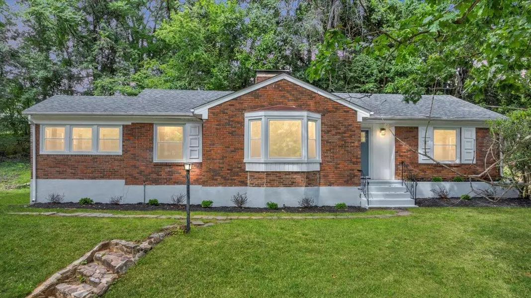 3727 Pinevale RD, Roanoke, VA 24018