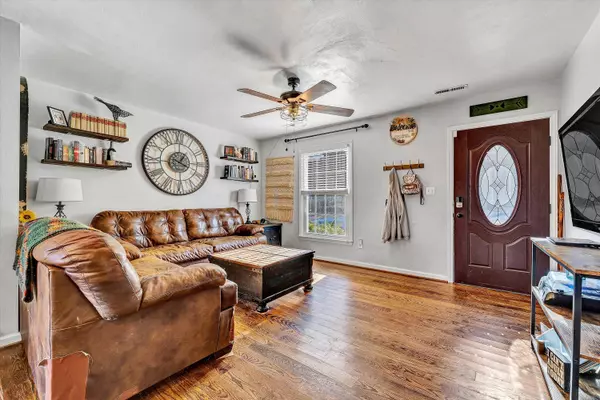 Roanoke, VA 24018,7929 Whistler DR