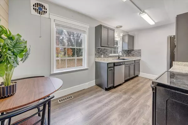 Roanoke, VA 24015,1901 Langdon RD