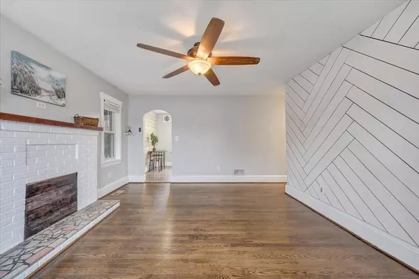 Roanoke, VA 24015,1901 Langdon RD