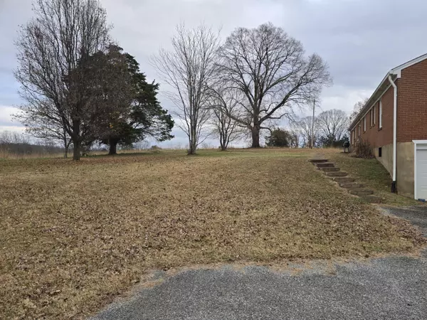 Moneta, VA 24121,15917A Moneta RD