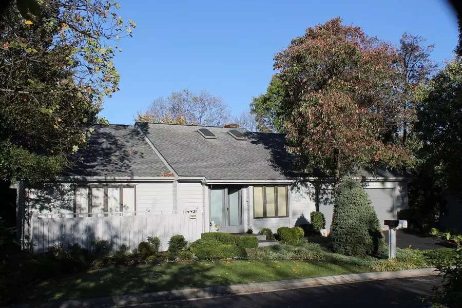 2409 S Clearing RD, Salem, VA 24153