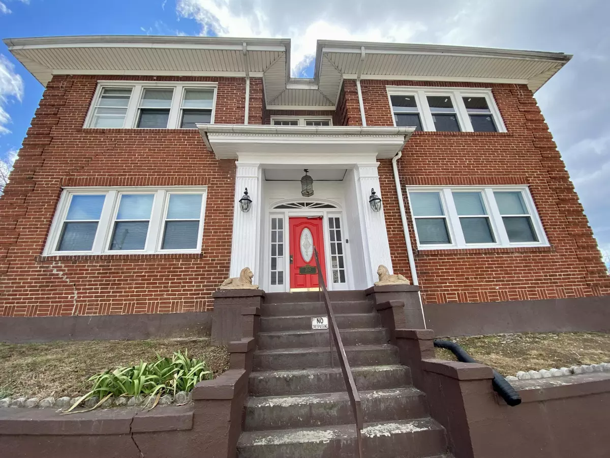 Roanoke, VA 24016,202 Elm AVE Unit A8