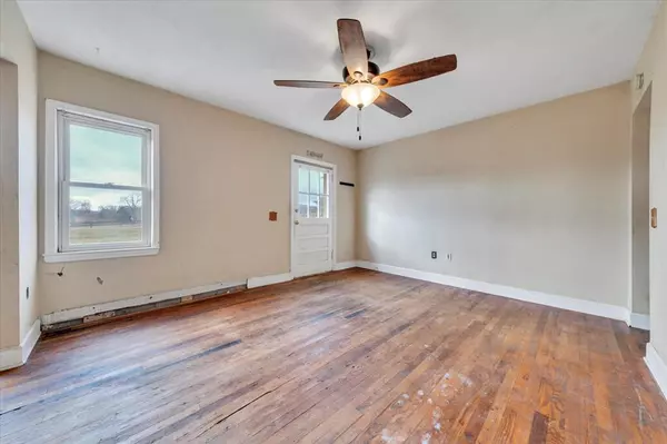 Bedford, VA 24523,2744 Pecks RD