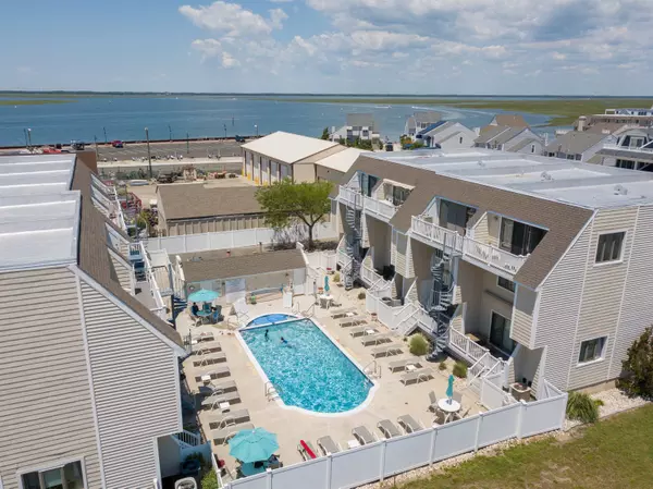 Stone Harbor, NJ 08247,327 80th Street