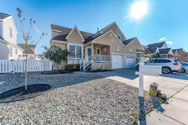 213 E Raleigh Avenue, Wildwood Crest, NJ 08260-9999