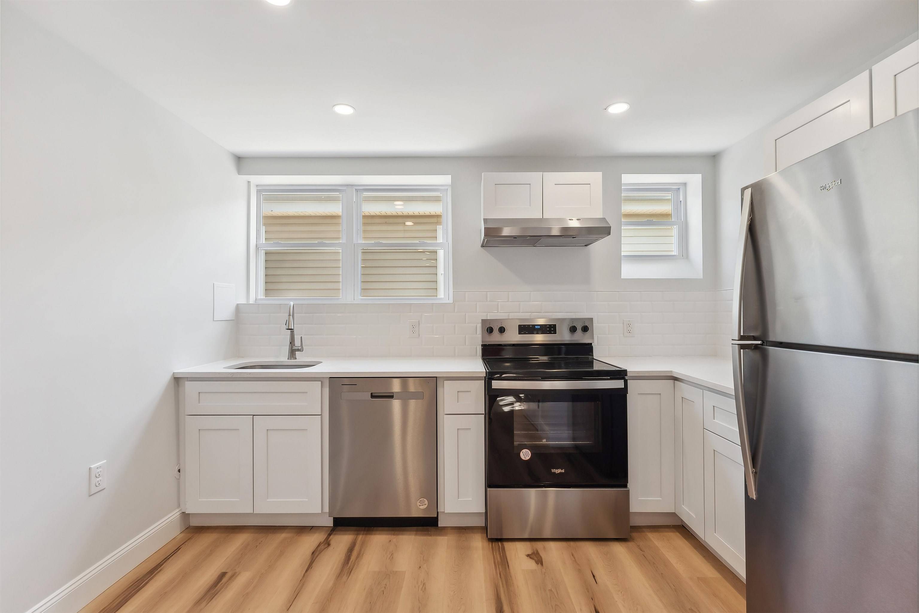 North Wildwood, NJ 08260,2001 Surf Avenue #1st Floor