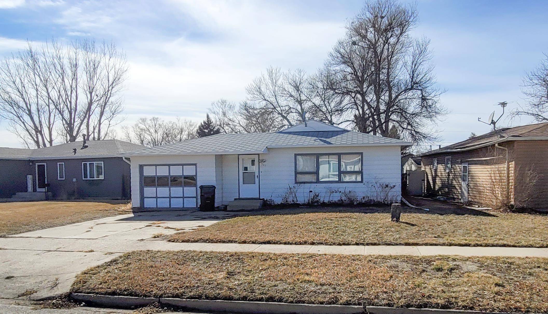 507 15th Ave W, Williston, ND 58801