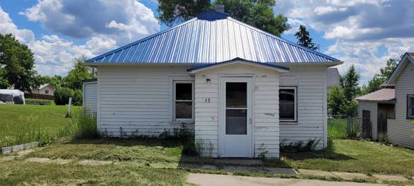 117 5th Street #Kenmare, Kenmare, ND 58746