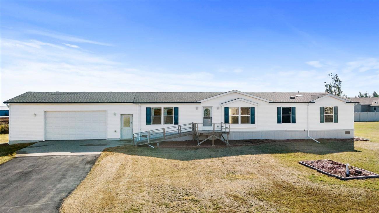 816 Tyler St., Berthold, ND 58718