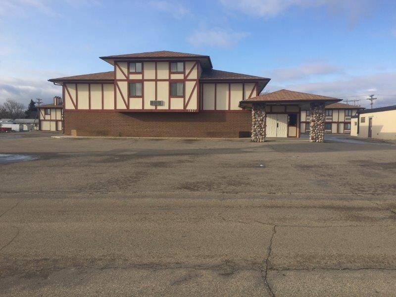 1937 N Broadway, Minot, ND 58703