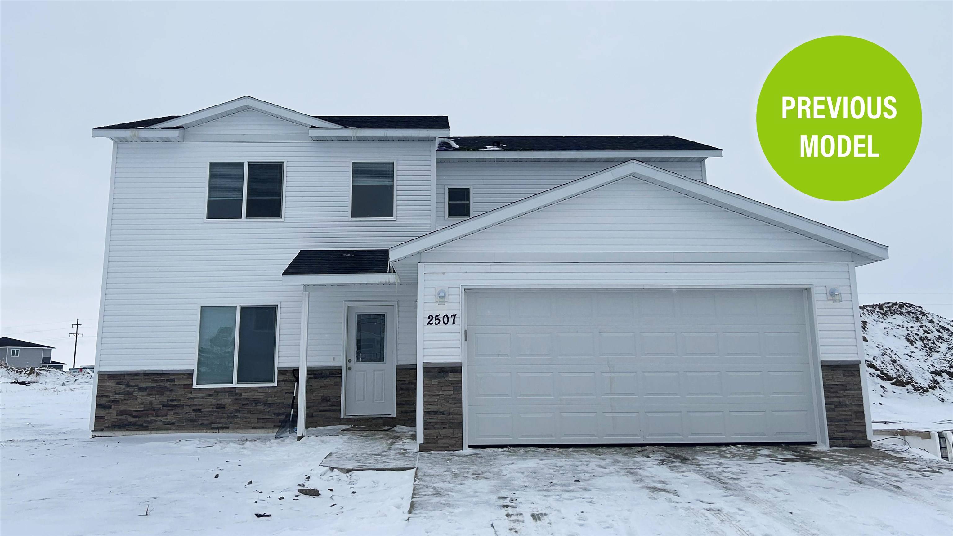 2409 23rd Ave NW, Minot, ND 58703