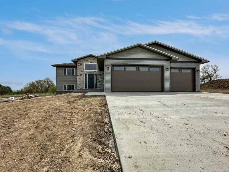 2109 Johnson St., Burlington, ND 58722