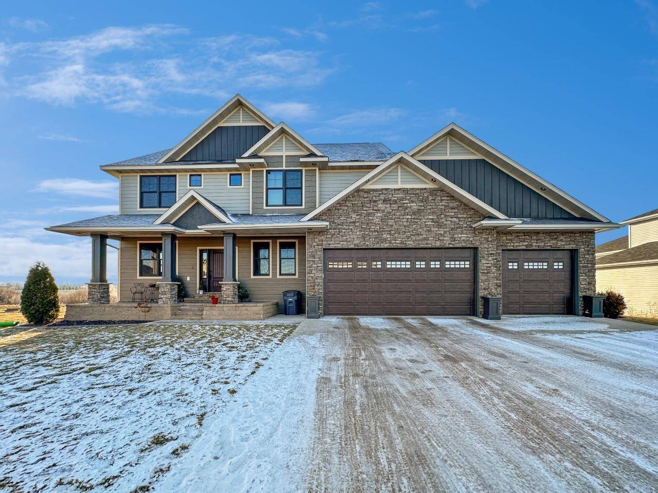 621 6th St. SW, Surrey, ND 58785