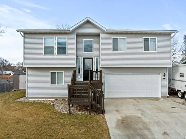 14 Kittelson Dr, Burlington, ND 58722