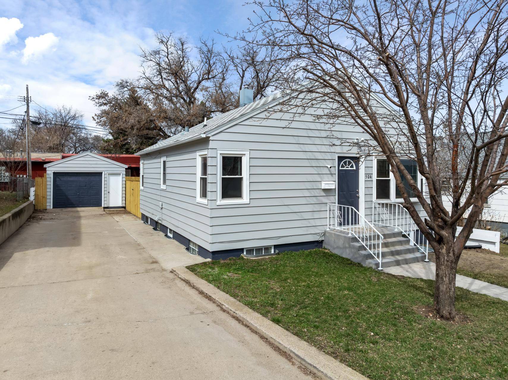 504 5th St. SW, Minot, ND 58701