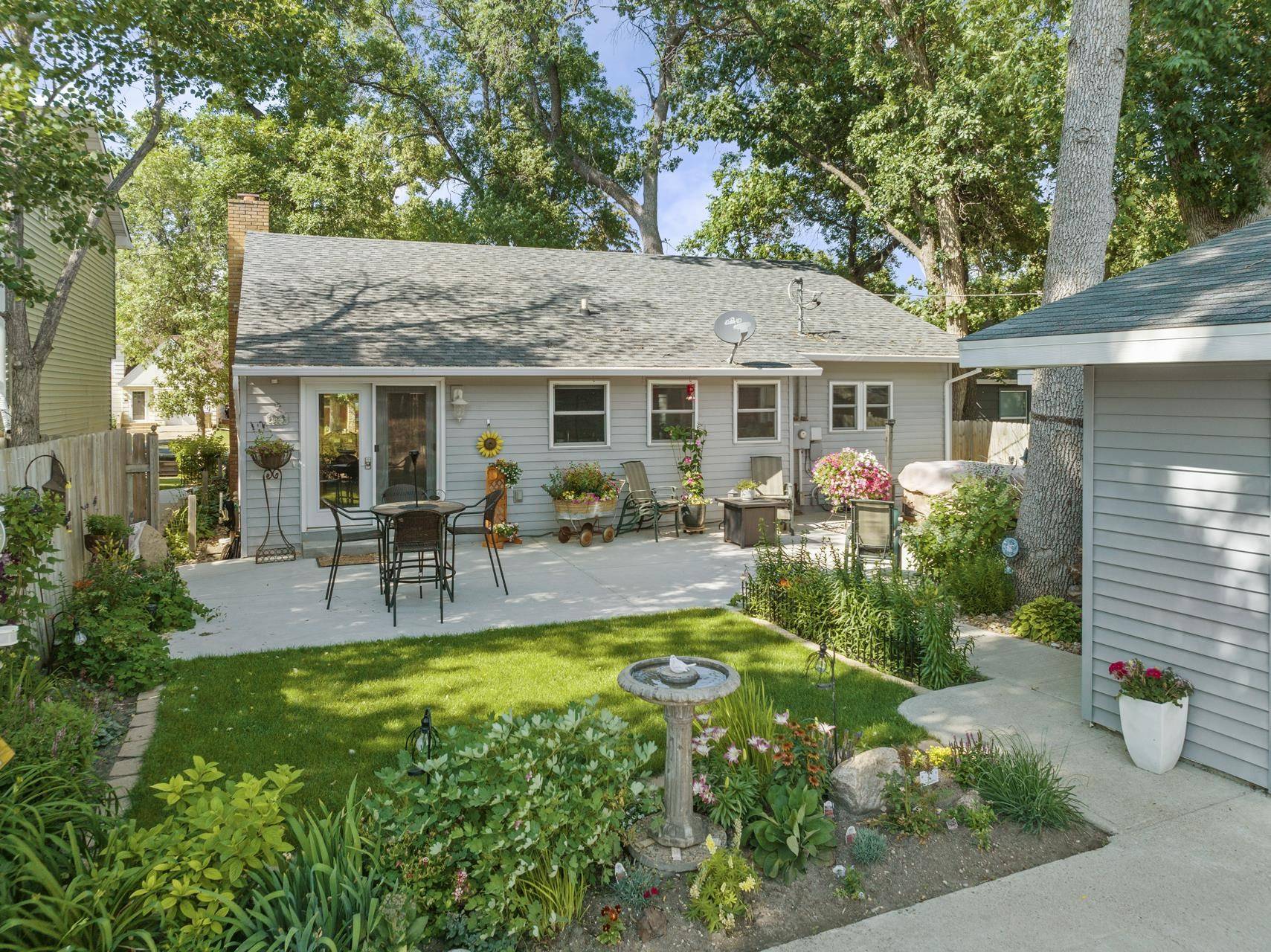 1031 W CENTRAL AVE, Minot, ND 58701