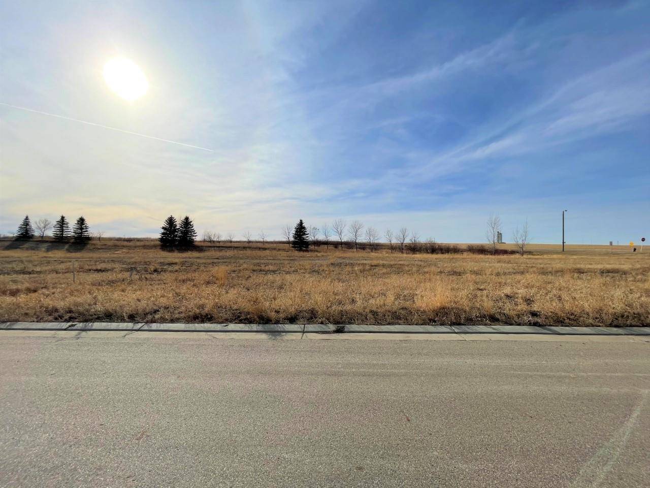 404 7th Ave. SW, Surrey, ND 58785