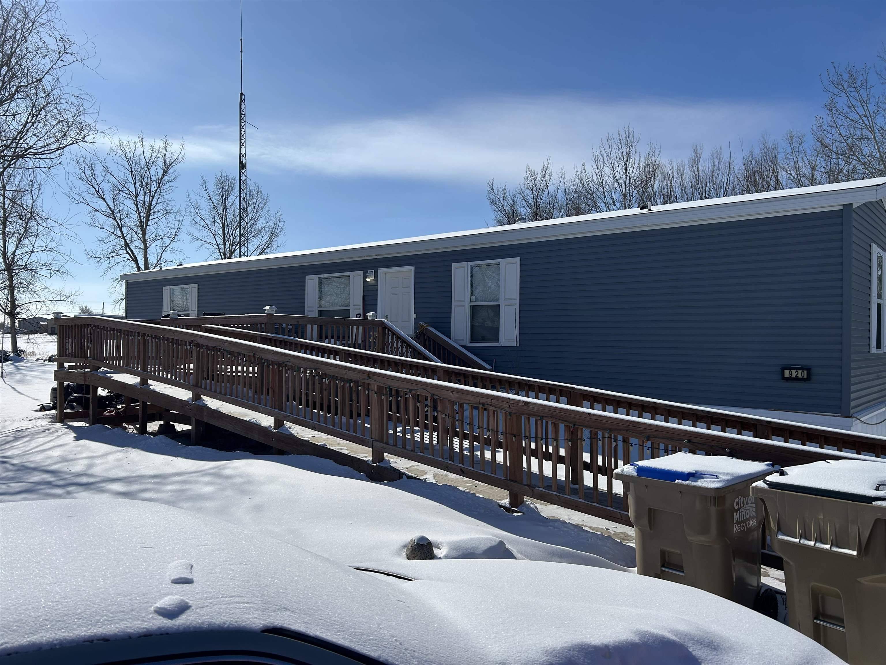 920 41 SE, Minot, ND 58701