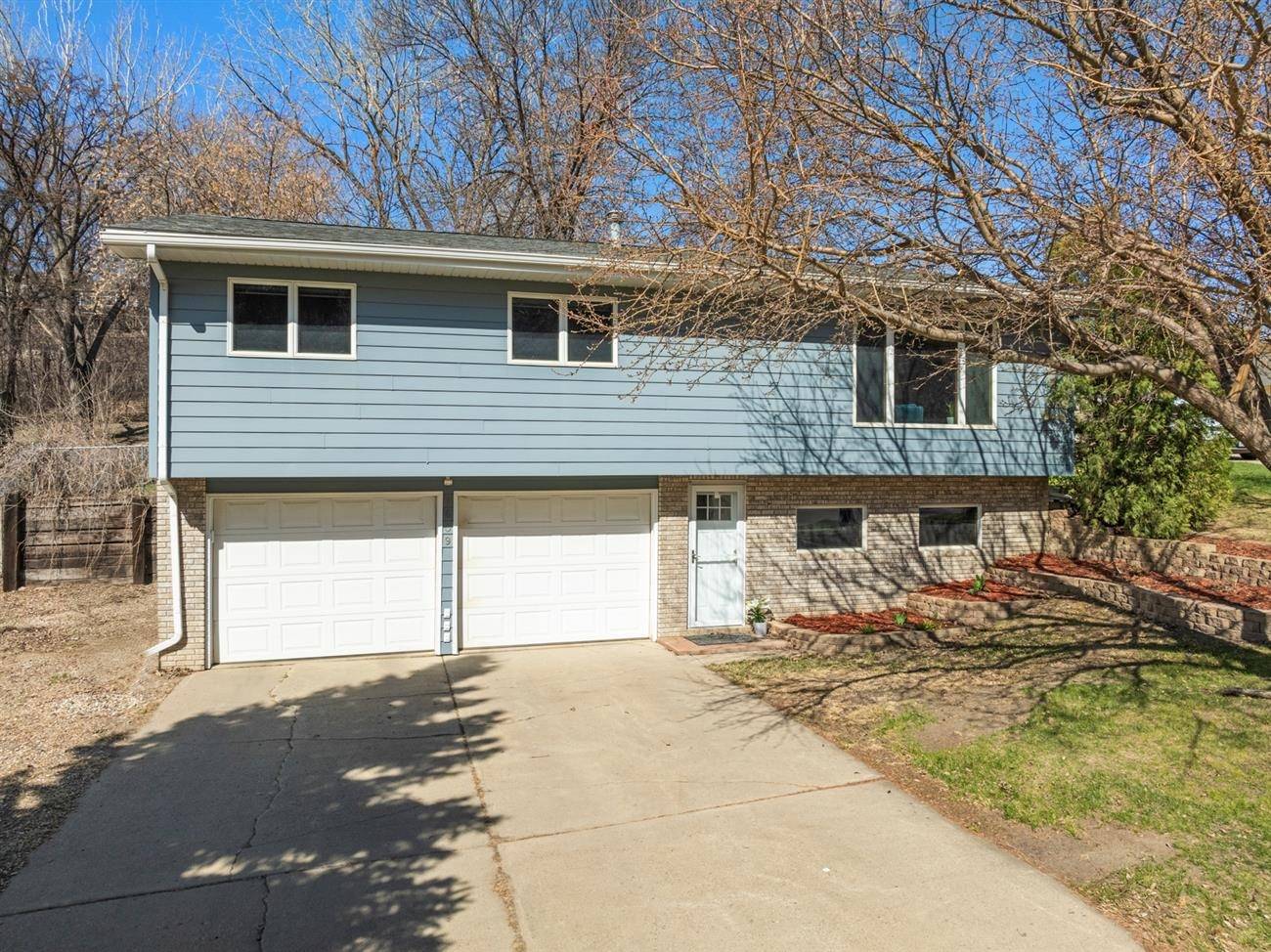 1609 8th ST NW, Minot, ND 58703