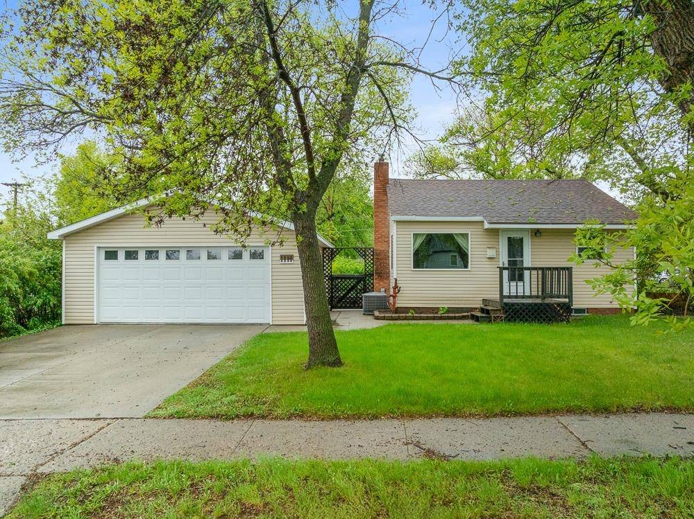1111 15th St NW, Minot, ND 58703