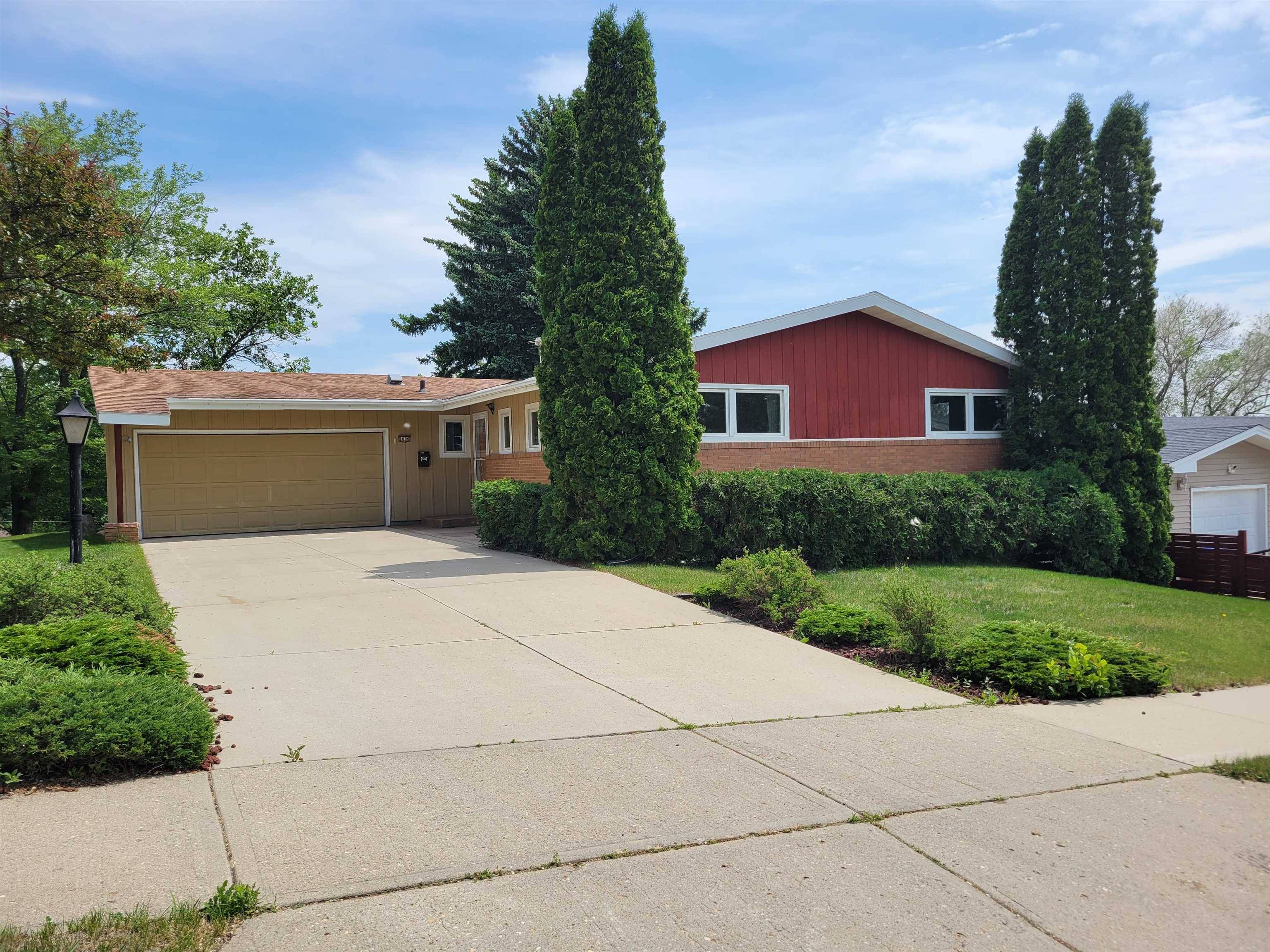 1000 21ST ST NW, Minot, ND 58703