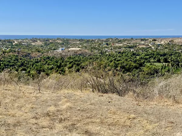 Pacific, BCS,646 m Zoned Commercial Use | Road & Utilities |