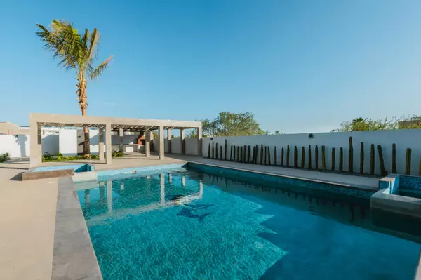 L-17, M4 Crispin Cesana #302, Cabo Corridor, BCS