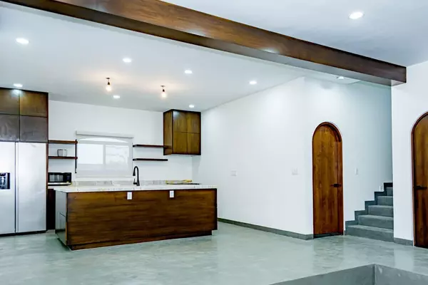 Pacific, BCS,110 A Cerritos Avenue #Salt Breeze