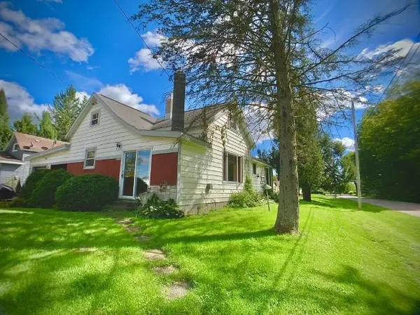 W19105 CHURCH STREET, Aniwa, WI 54414