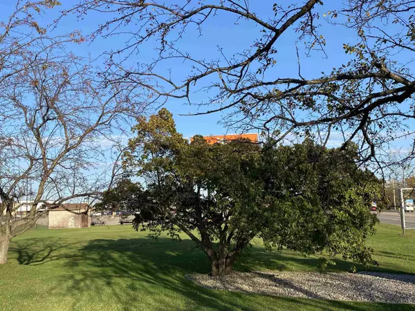 Stevens Point, WI 54482,1305 WILDWOOD DRIVE