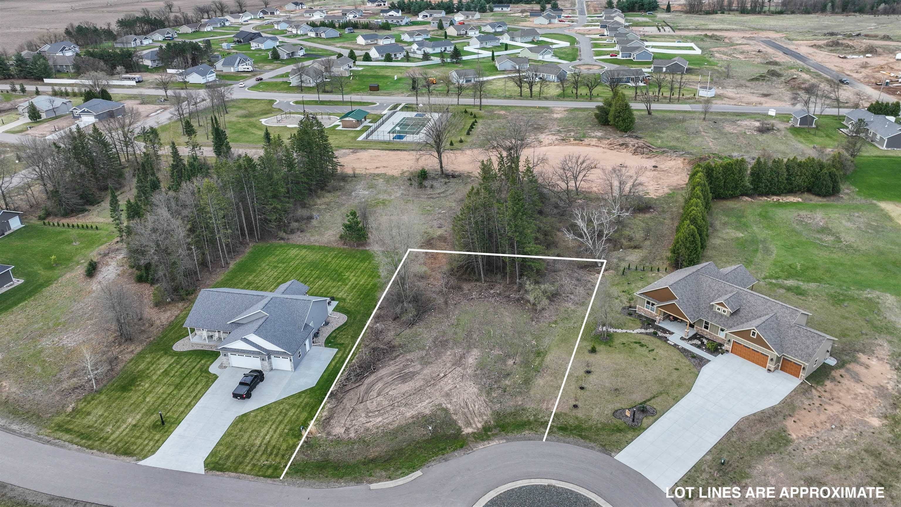 Plover, WI 54467,635 WEST SILVERLEAF COURT