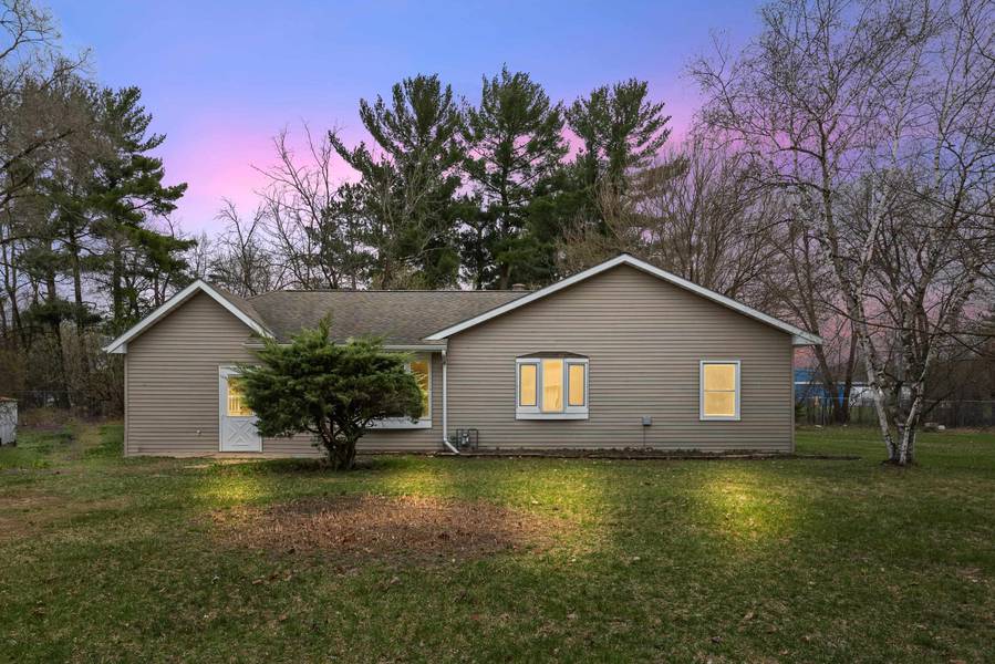 219 W CLARK STREET, Plainfield, WI 54966