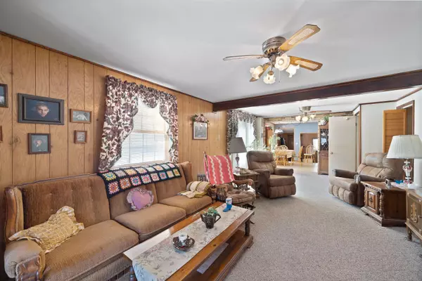 Almond, WI 54909,826 HIGH SCHOOL STREET