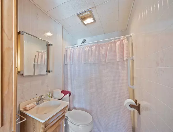 Almond, WI 54909,826 HIGH SCHOOL STREET