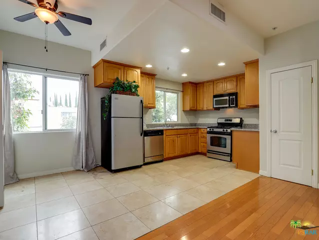 15053 VICTORY #11, Van Nuys, CA 91411