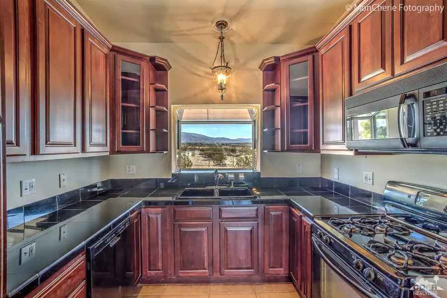 0 Mountain View RD, Desert Hot Springs, CA 92241