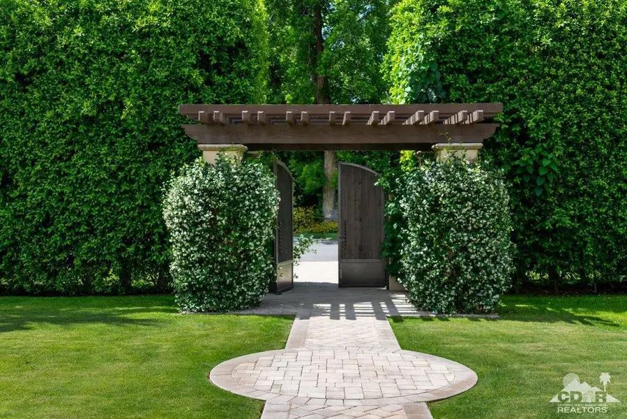 72160 Clancy LN, Rancho Mirage, CA 92270