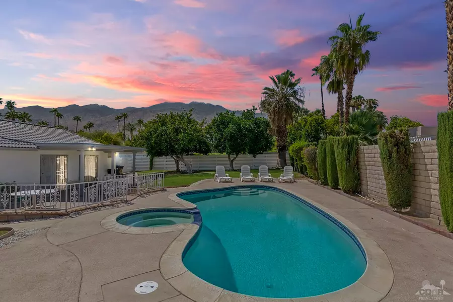 2210 E Calle Papagayo, Palm Springs, CA 92262