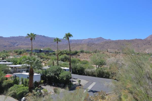 40 Country Club DR, Palm Desert, CA 92260