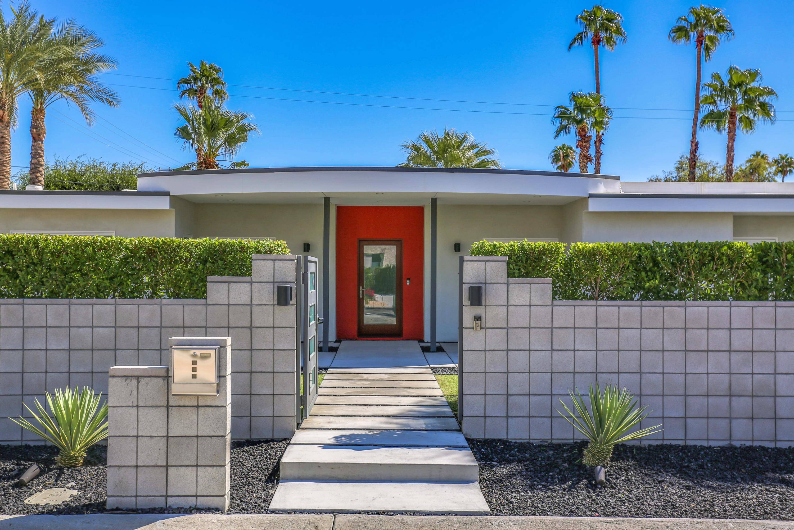 Palm Springs, CA 92262,472 N Burton WAY