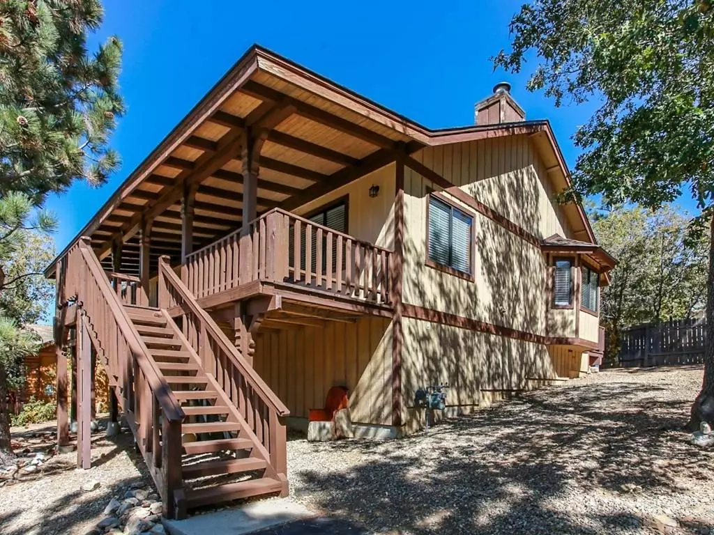 Big Bear City, CA 92314,445 Villa Grove AVE