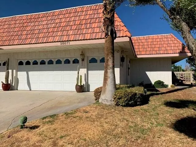 38671 Nyasa DR, Palm Desert, CA 92211