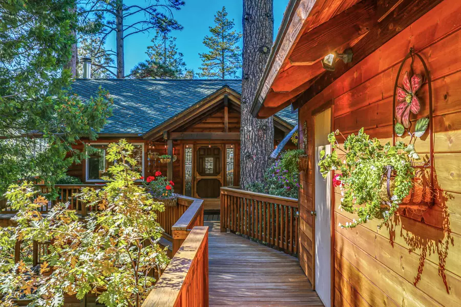 25985 Cassler DR, Idyllwild, CA 92549