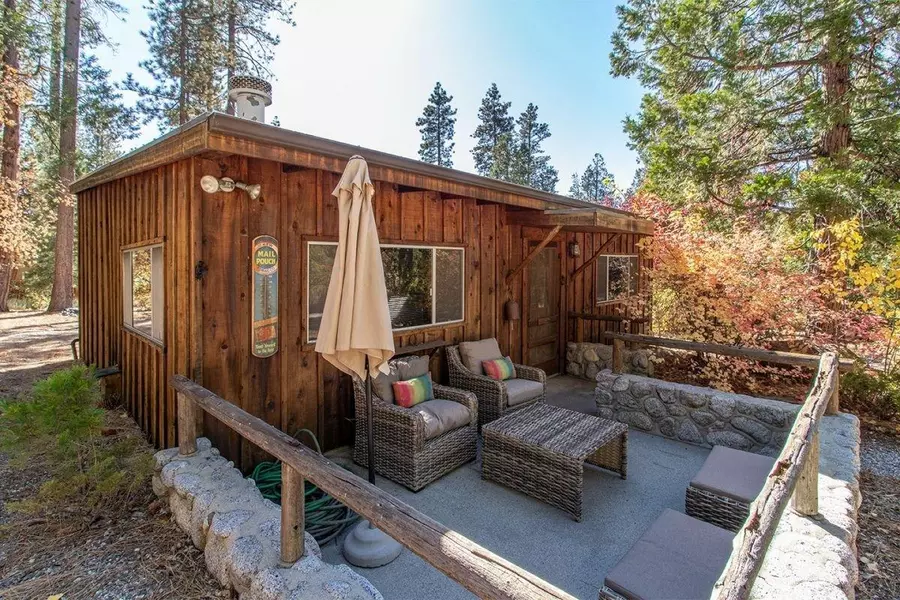 25160 Lodge RD, Idyllwild, CA 92549