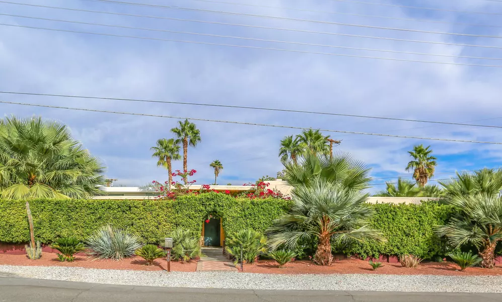 480 W Via Escuela, Palm Springs, CA 92262