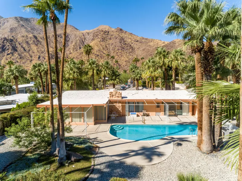 1300 N Granito CIR, Palm Springs, CA 92262