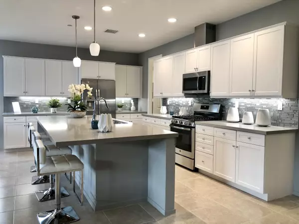 Cathedral City, CA 92234,30675 Avenida Los Ninos