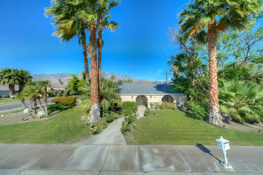 1807 N Whitewater Club DR, Palm Springs, CA 92262