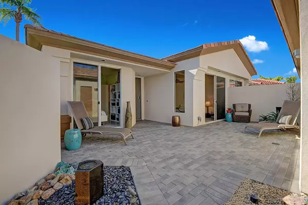 Palm Desert, CA 92211,537 Falcon View CIR